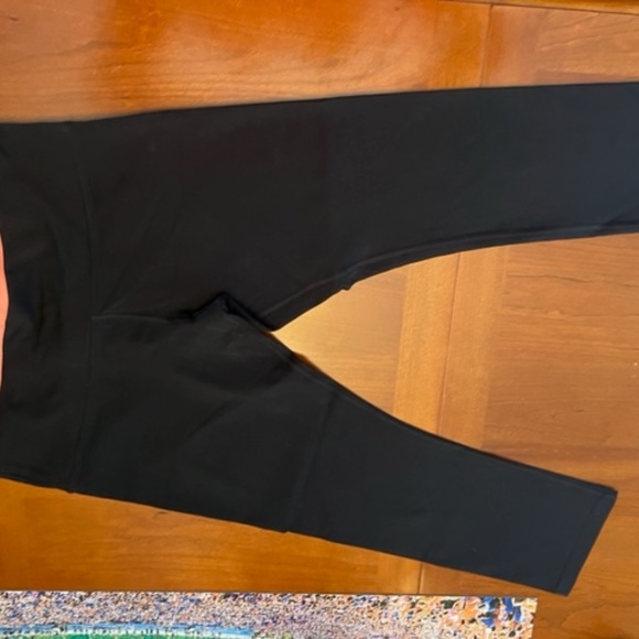 LORNA JANE Crop Legging Size M - Picture 2 of 2